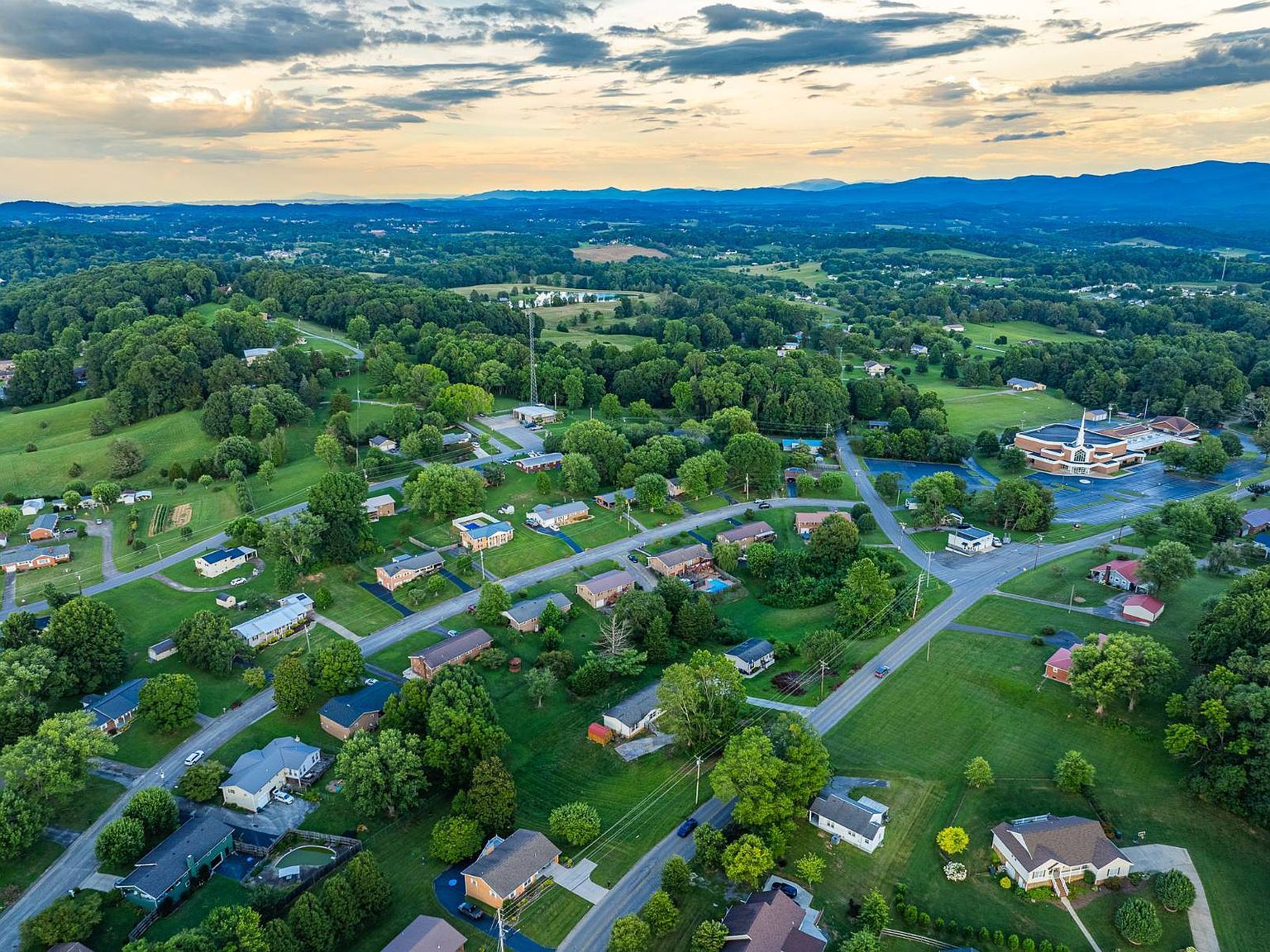 1431 E Church St Greeneville, TN 37745 | New build