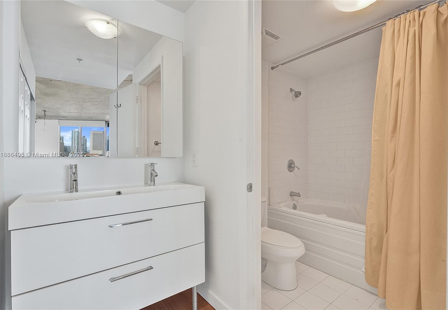 690 SW 1st Ct APT 1213 Miami, FL 33130  | Condominium