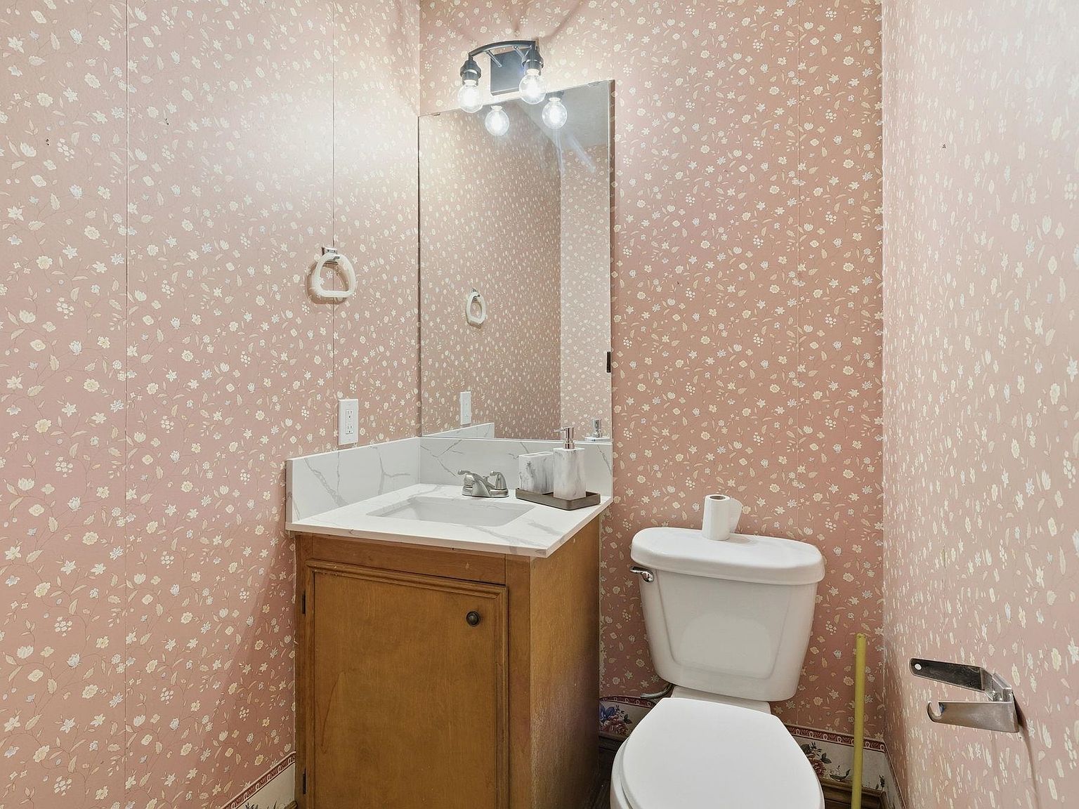 1528 W Pine Meadows Dr Lake Charles, LA 70611  | Single Family