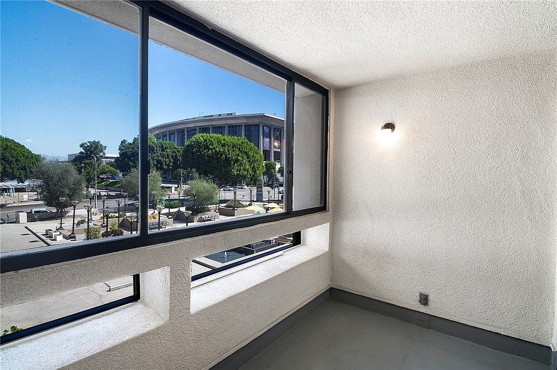 121 S Hope St APT 333 Los Angeles, CA 90012 | Condominium