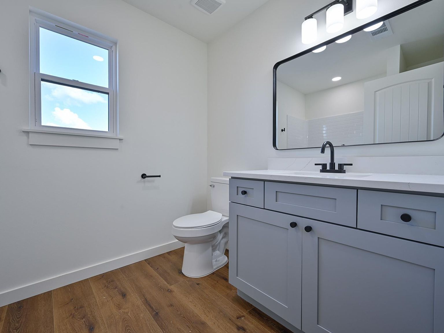 918 Reine St Mena, AR 71953  | Single Family