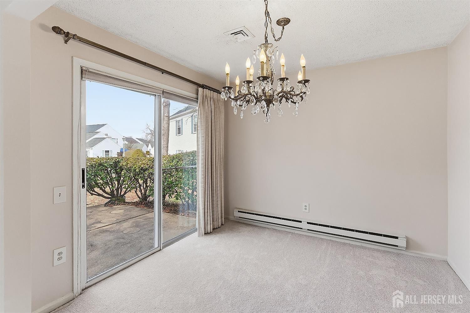 412 Oxford Ln #C Monroe Township, NJ 08831  | Condominium