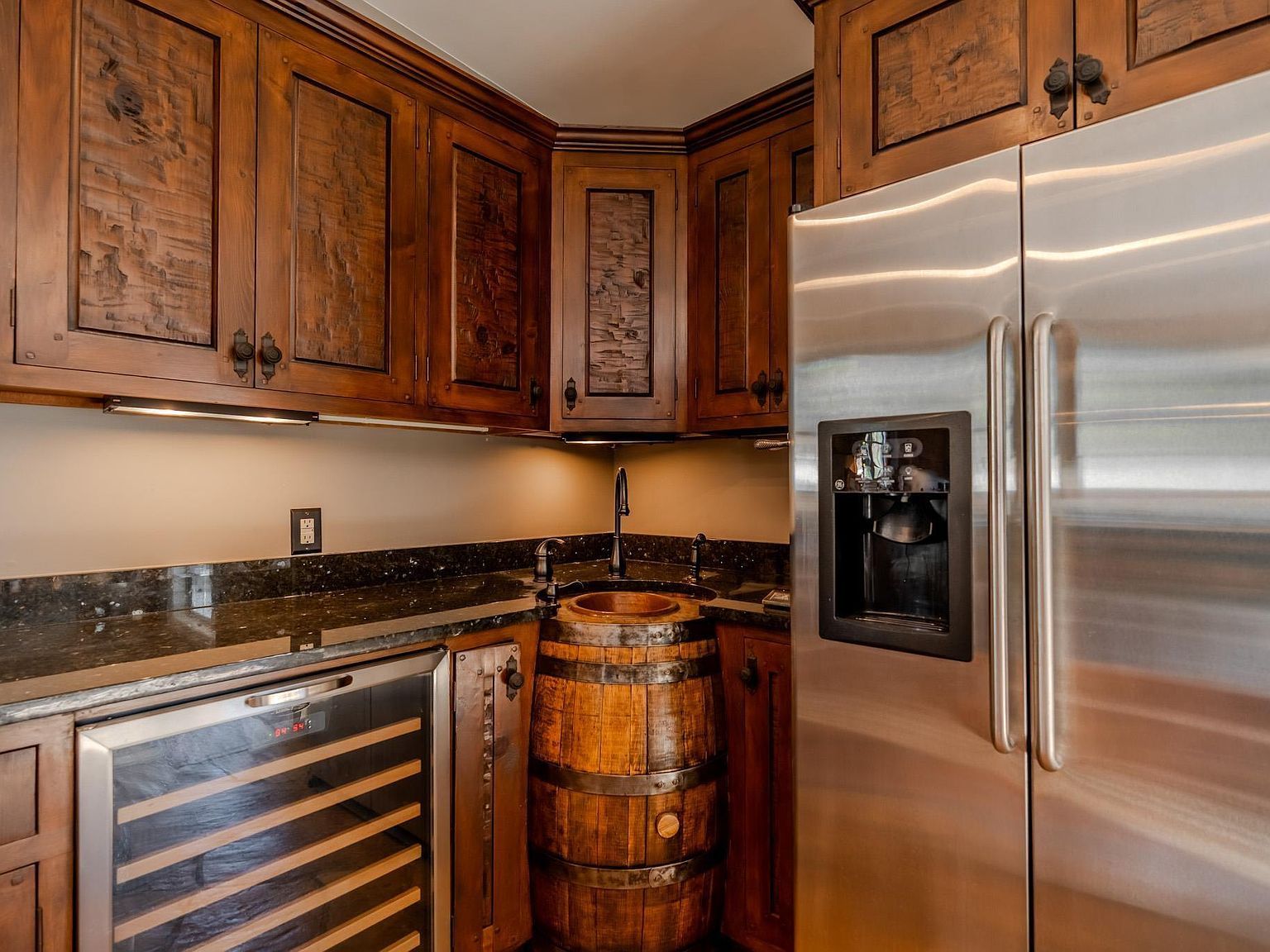 137 W Waters Edge Ln West Union, SC 29696  | Single Family