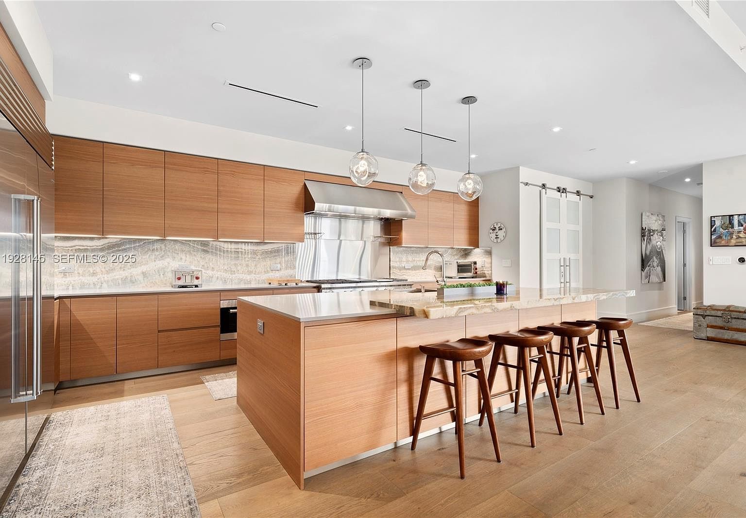 3581 E Glencoe St #403 Miami, FL 33133 | Condominium