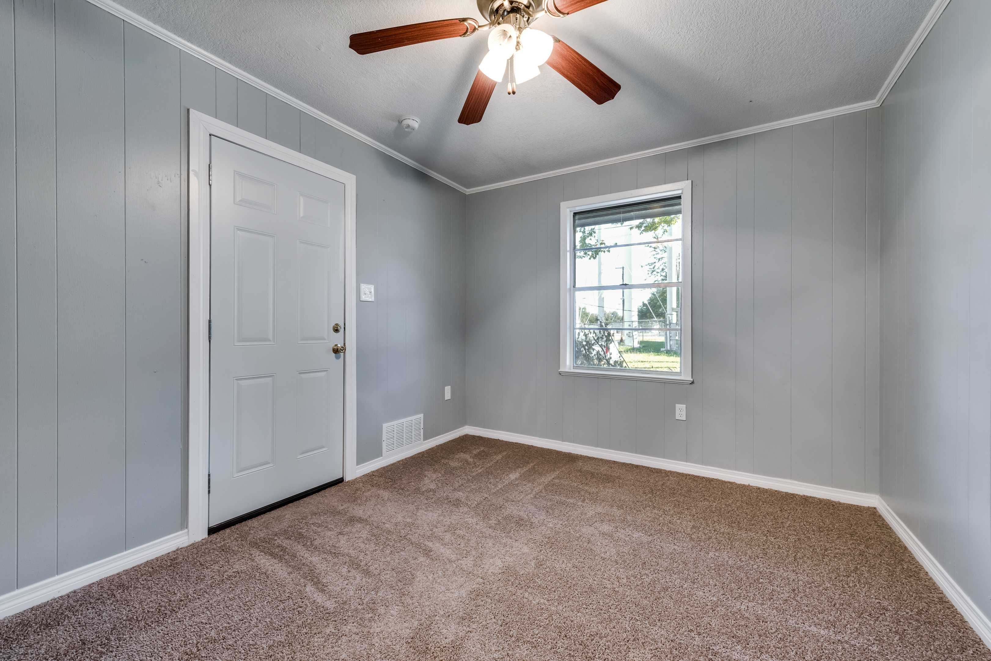 204 North Elm Street, Kemp, TX, USA, 75143  | Single Family