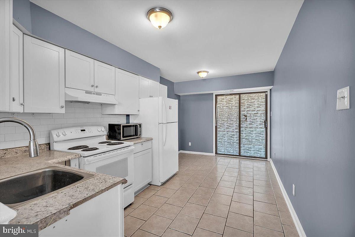 7 Hampton Gate Dr Sicklerville, NJ 08081  | Multi Family