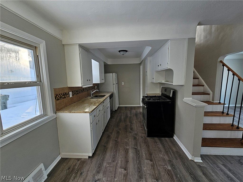 9516 Alexander Rd Garfield Heights, OH 44125  | Single Family