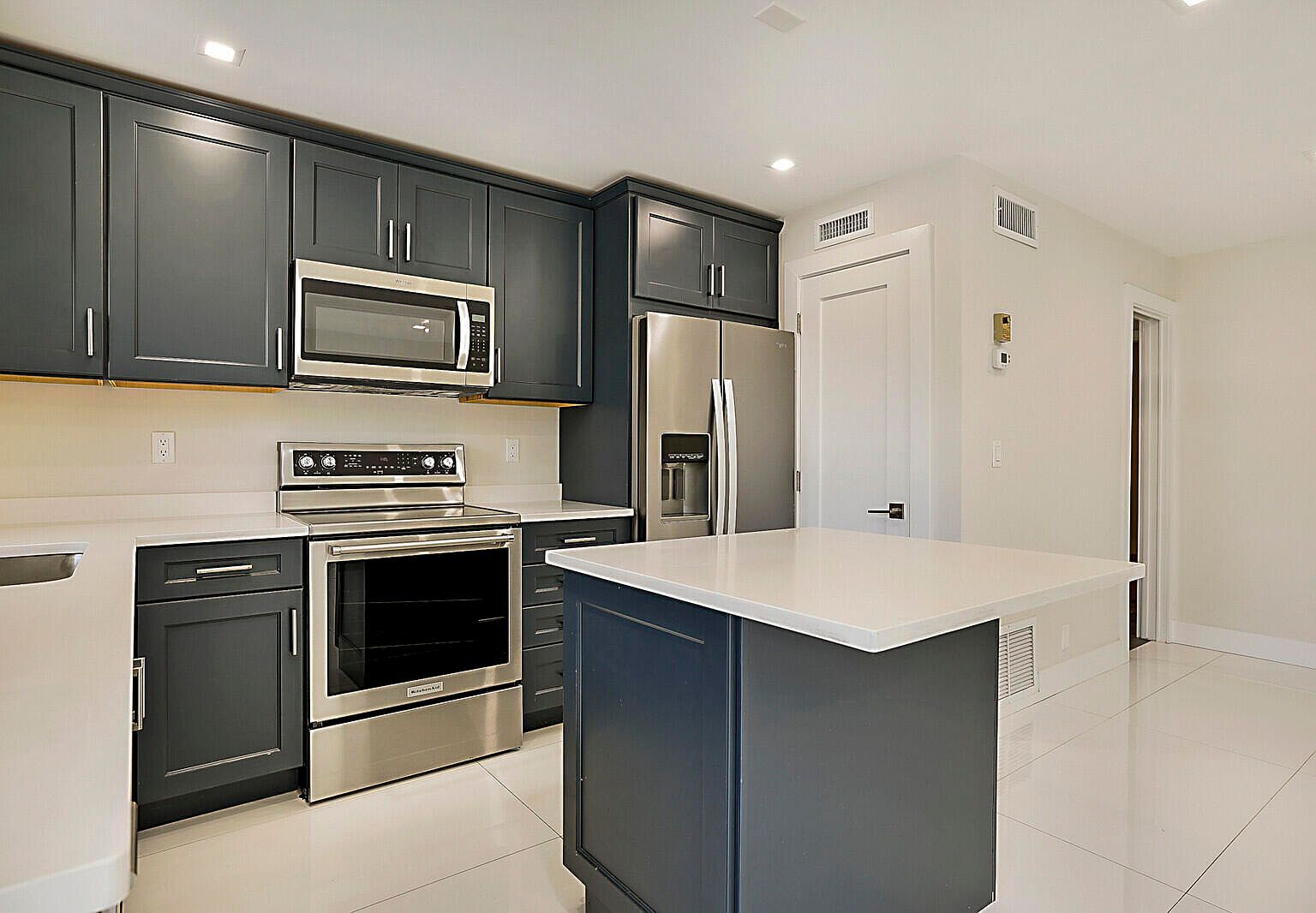 1439 S Ocean Blvd APT 208 Pompano Beach, FL 33062 | Condominium