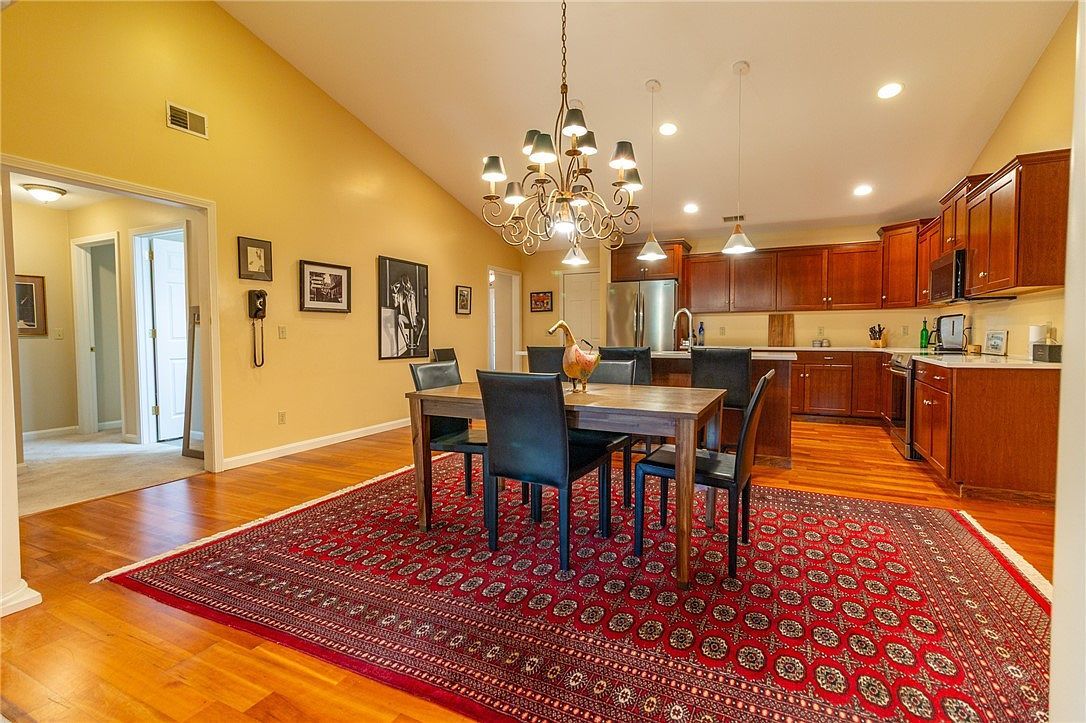 138 Abbey Rd New Castle, PA 16105  | Condominium