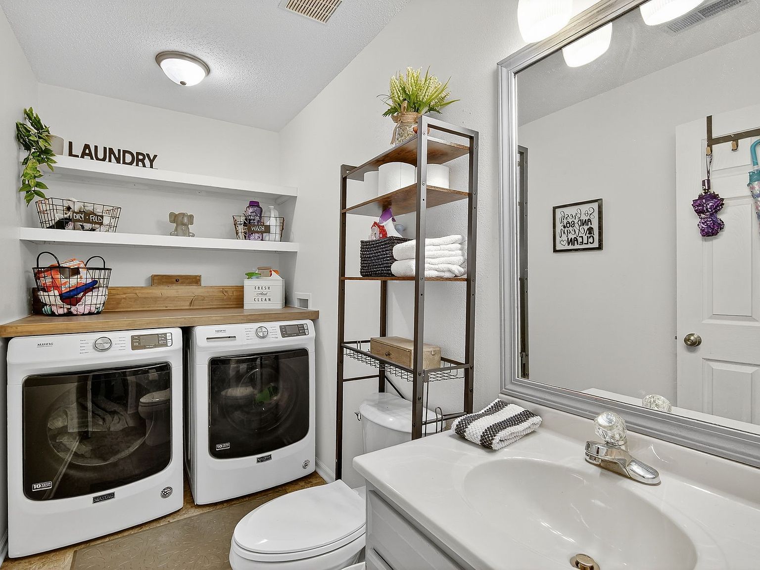 1122 62nd St West Des Moines, IA 50266 | Single Family