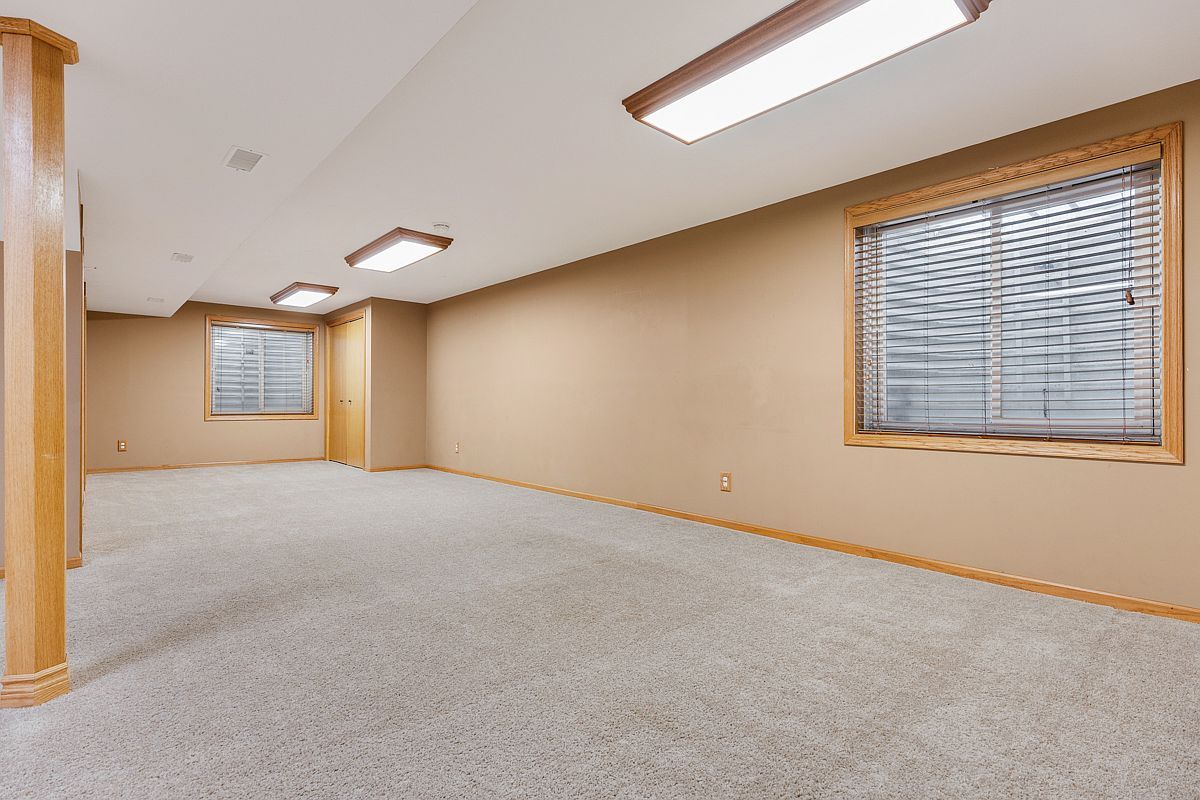 1832 Yasgur Dr Woodstock, IL 60098  | Single Family