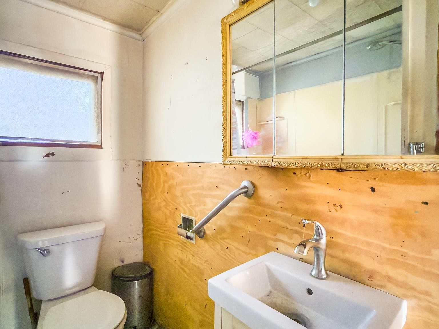 204 E Adams St Abingdon, IL 61410 | Single Family