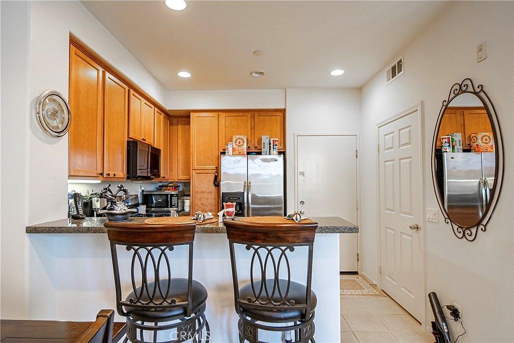 10415 Camellia Ln Santa Fe Springs, CA 90670  | Condominium