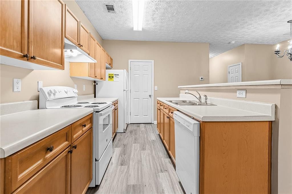 4932 Vireo Dr Flowery Branch, GA 30542  | New build