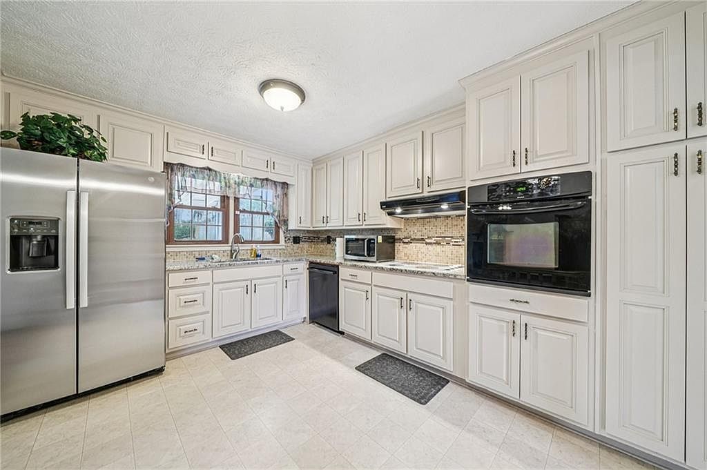 1315 Sanden Ferry Dr Decatur, GA 30033  | Single Family