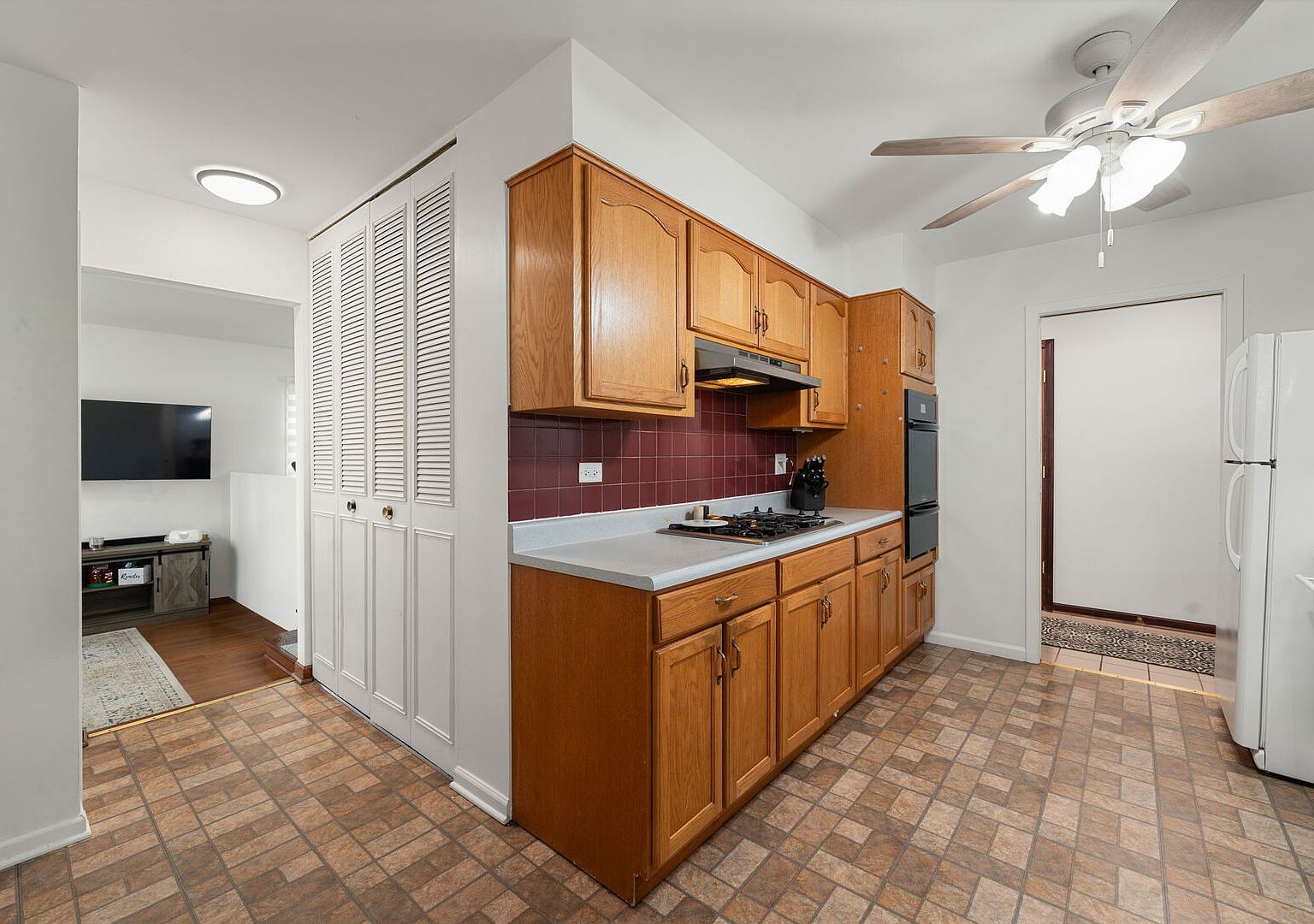 6812 Wainwright Dr Woodridge, IL 60517 | Single Family