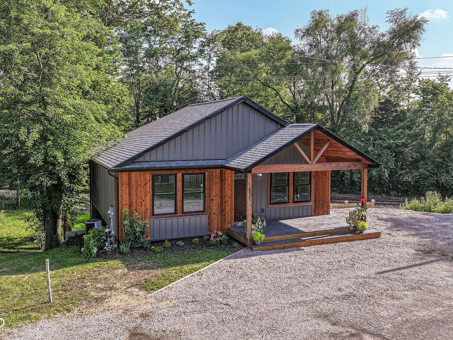 1631 Kentucky Ave Columbus, IN 47201 | Single Family