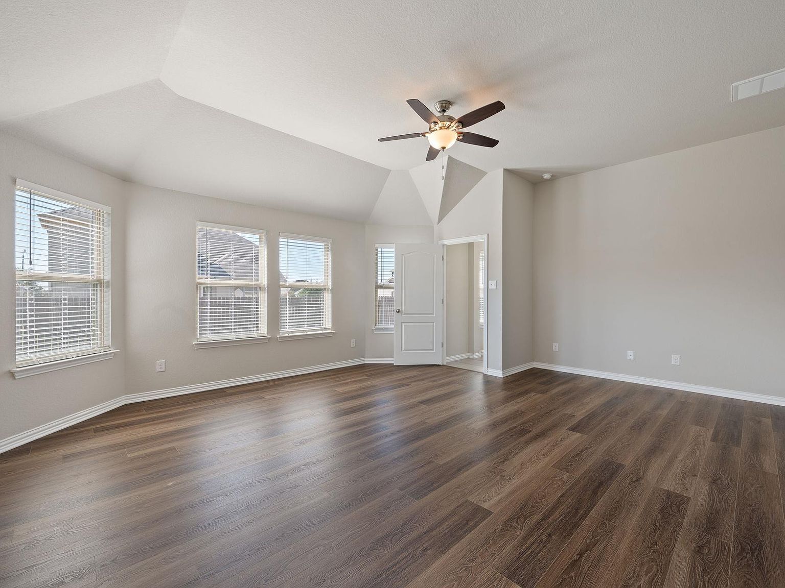 717 N Emory Cv Hutto, TX 78634 | Single Family