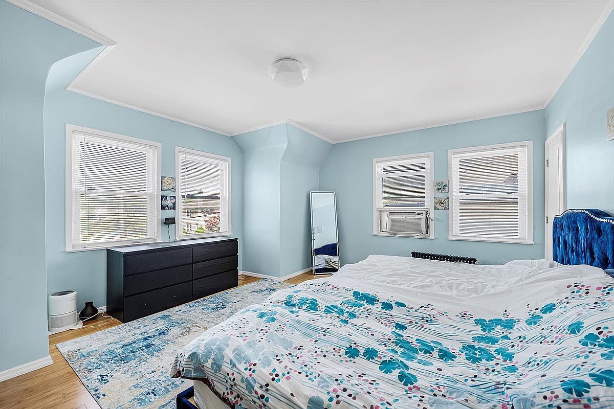 11-34 Bay 27 St Far Rockaway, NY 11691  | Multi Family