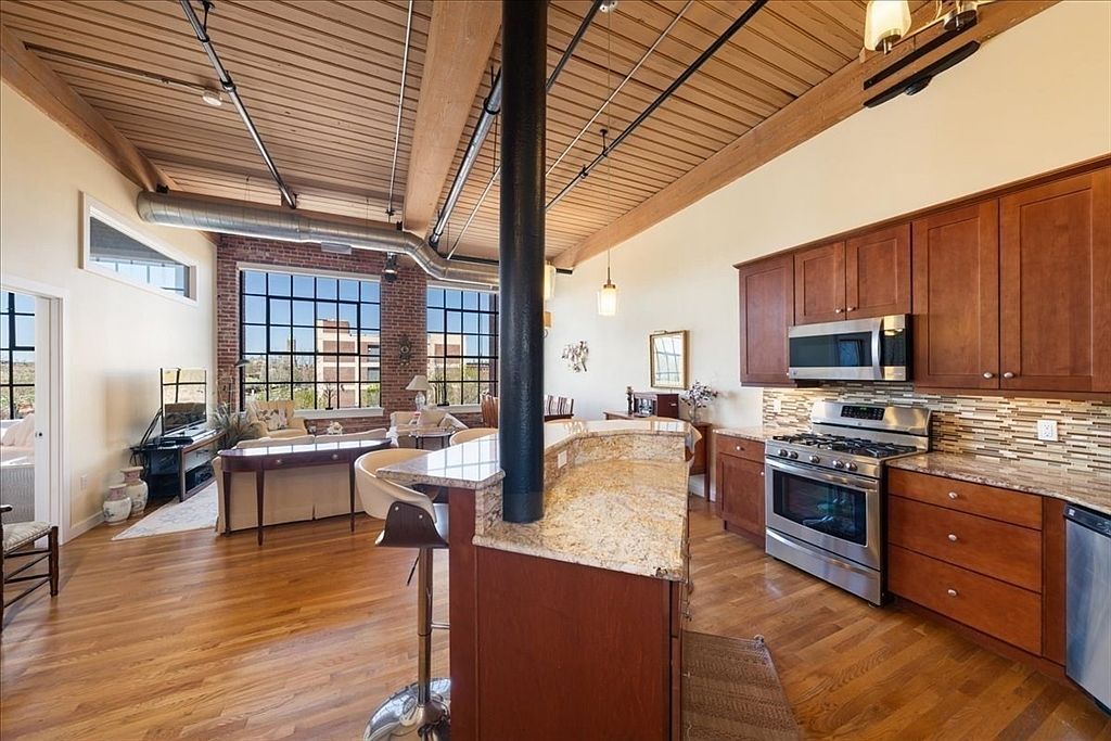 491 Dutton St UNIT 403 Lowell, MA 01854  | Condominium