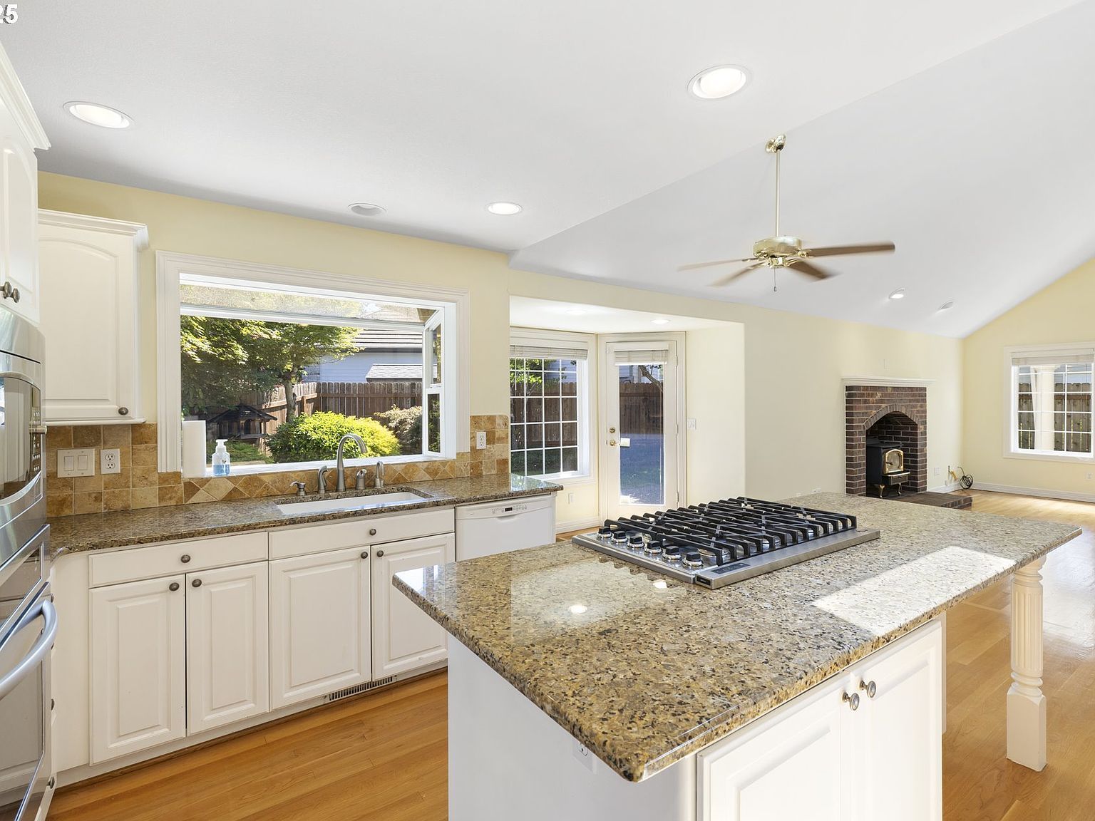 1947 NE 21st Ave Canby, OR 97013  | Single Family