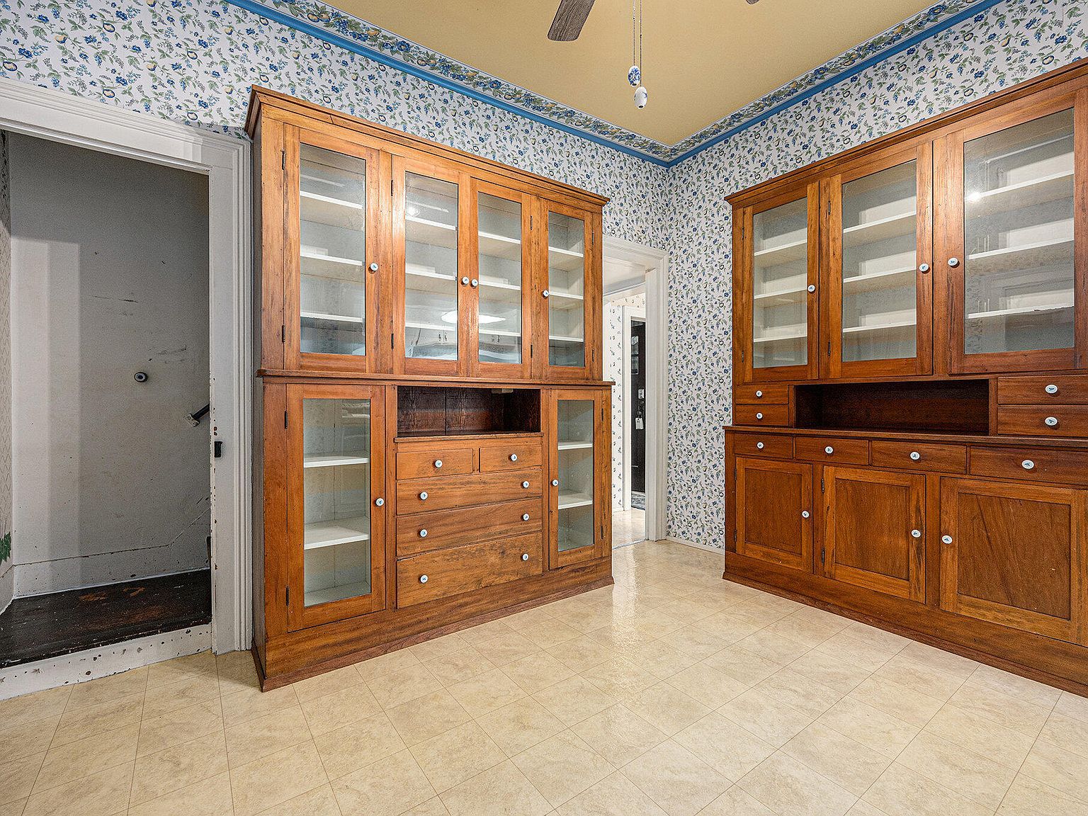 380 Centreville St Constantine, MI 49042  | Single Family