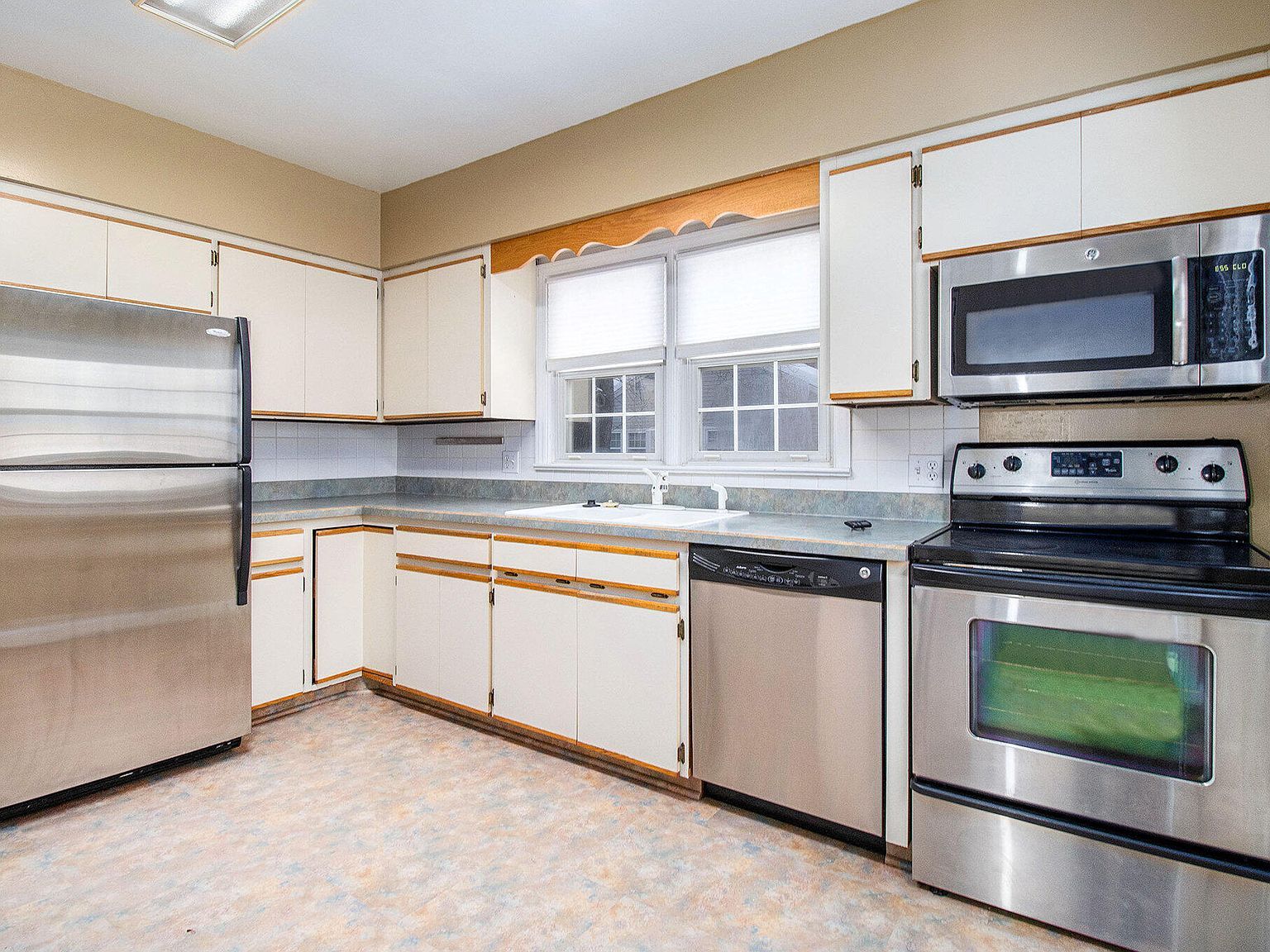 16 N Center St Bangor, MI 49013 | Single Family