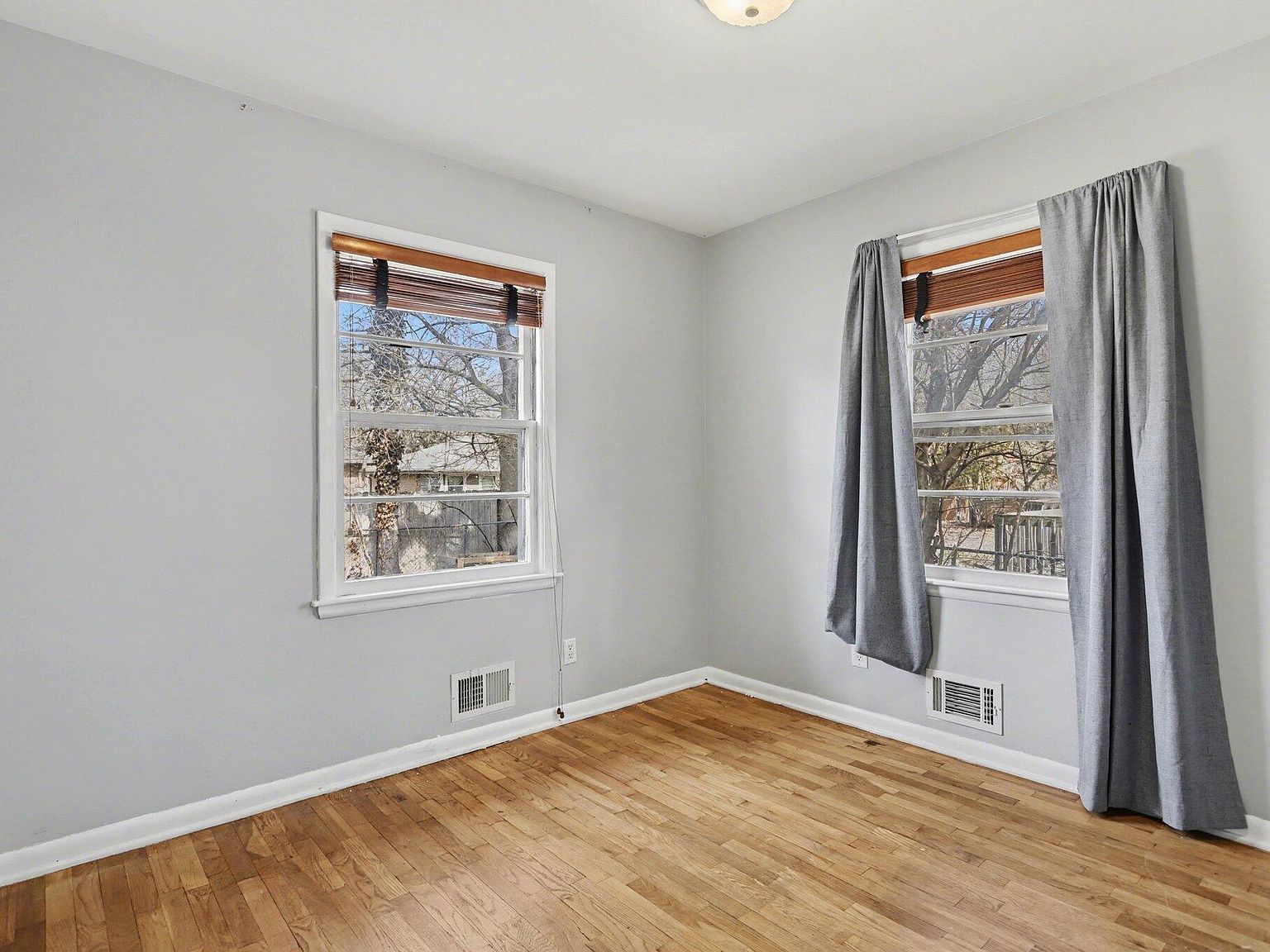 926 Lynn Ave Kalamazoo, MI 49008  | Single Family