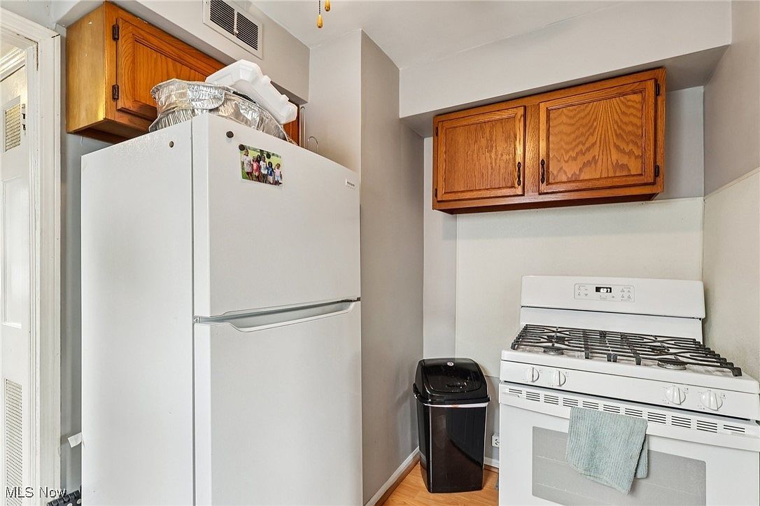 2545 Greenvale Rd Cleveland, OH 44121 | Single Family