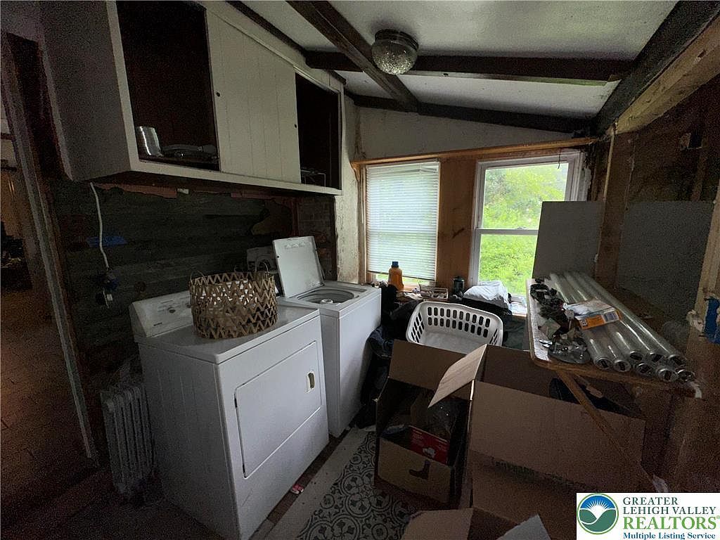 3538 Mountain Rd Slatington, PA 18080  | Single Family