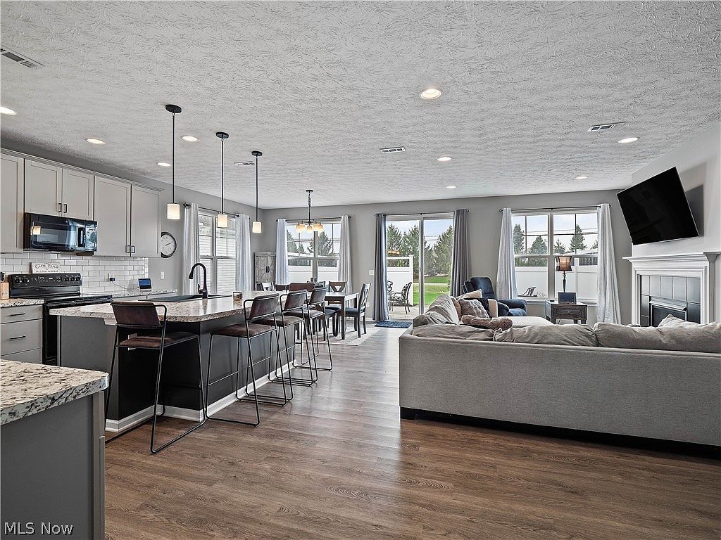 157 Kensington Way Elyria, OH 44035  | Single Family