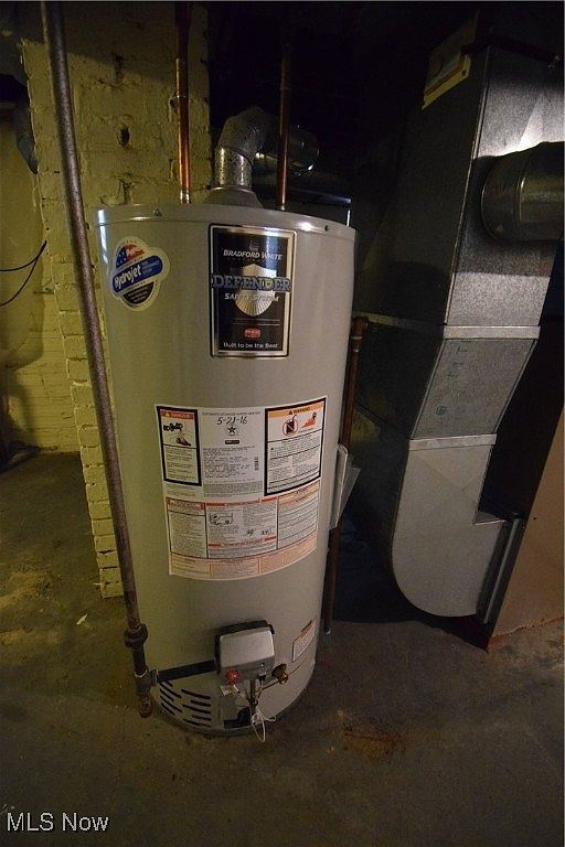 283 7th St NW Barberton, OH 44203  | Multi Family