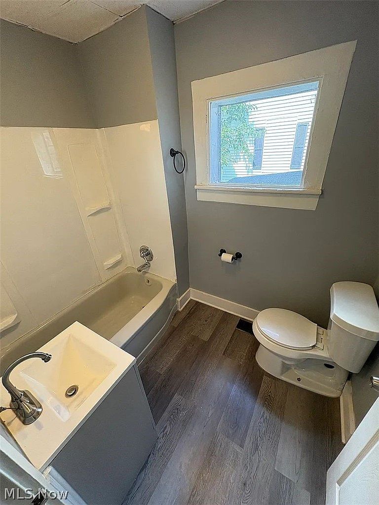 284 3rd St NW Barberton, OH 44203  | Single Family