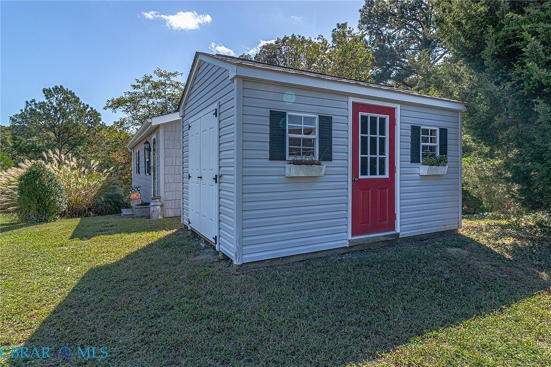 708 Queens Point Dr Locust Hill, VA 23092  | Single Family