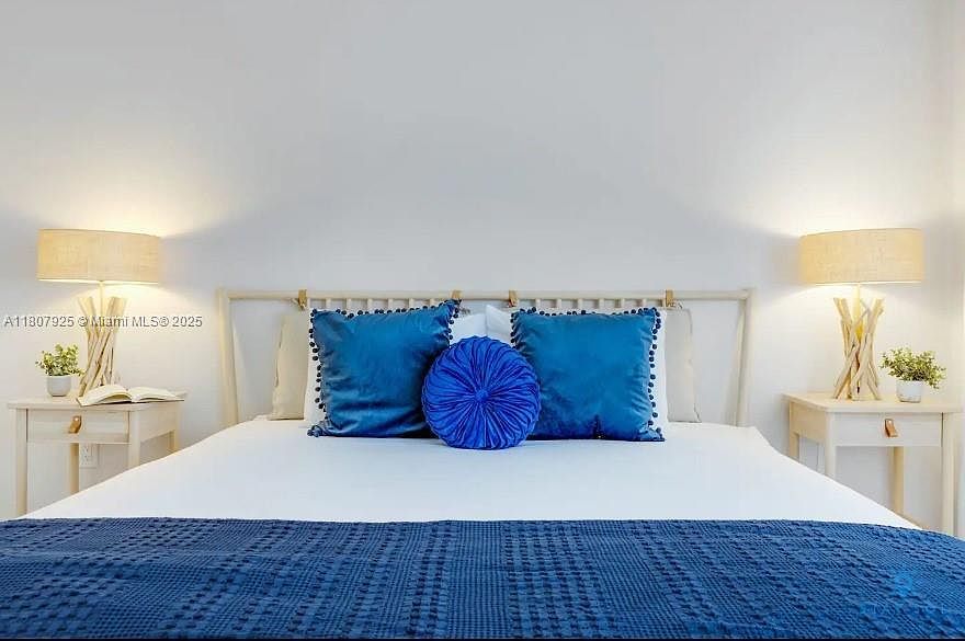 7326 Collins Ave APT 201 Miami Beach, FL 33141  | Condominium