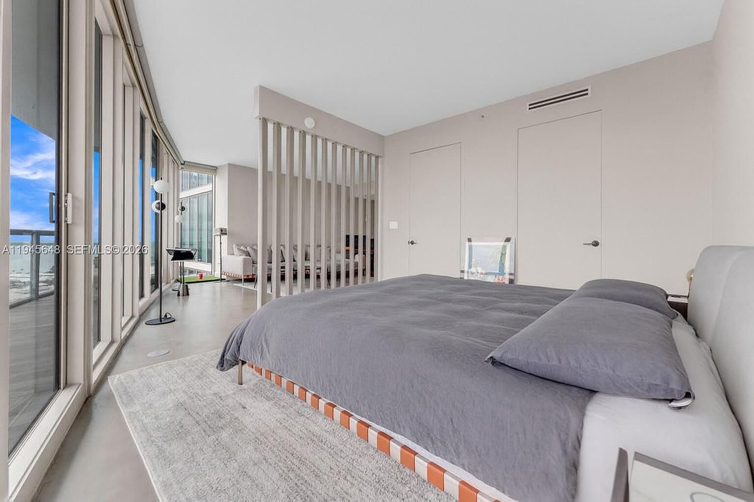 888 Biscayne Blvd APT 2409 Miami, FL 33132  | Condominium