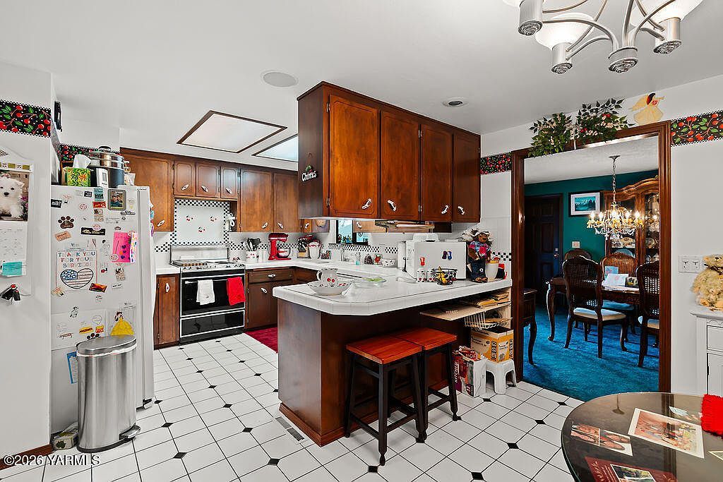 801 S 69th Ave Yakima, WA 98908  | Single Family