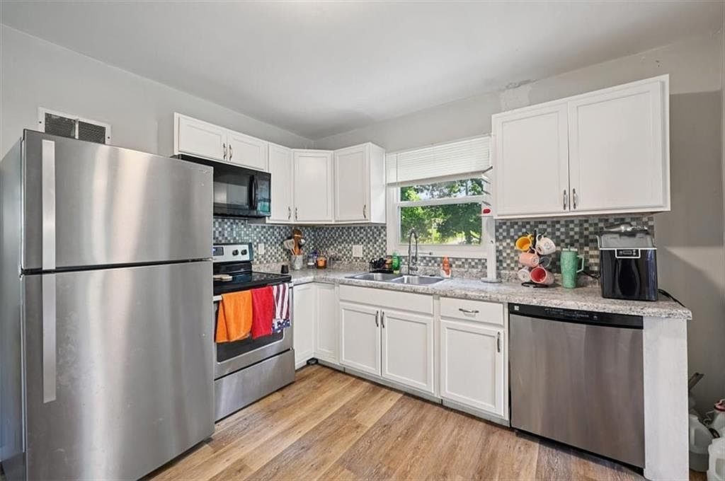 919 Walnut St Leavenworth, KS 66048  | Single Family