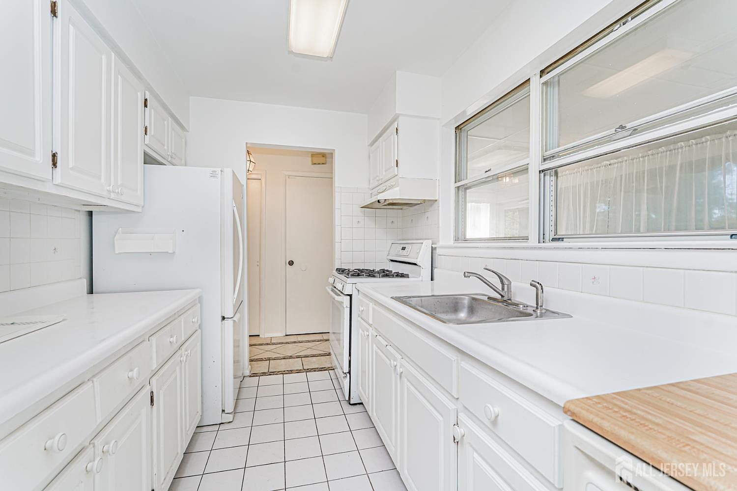 8C Connie Ln Jackson, NJ 08527  | Condominium