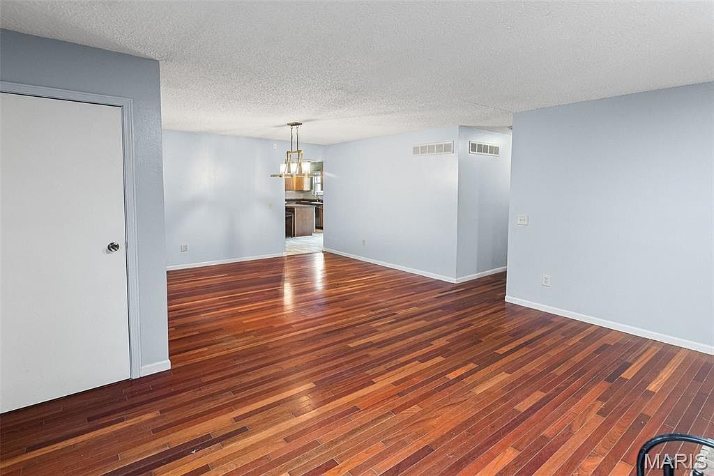 15626 94th Ave Florissant, MO 63034  | Single Family