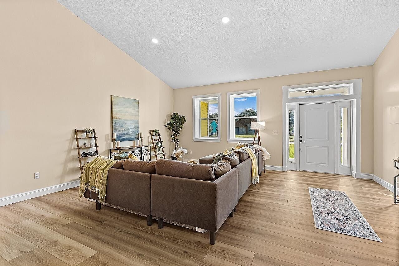 7780 92nd Ave Vero Beach, FL 32967  | Single Family