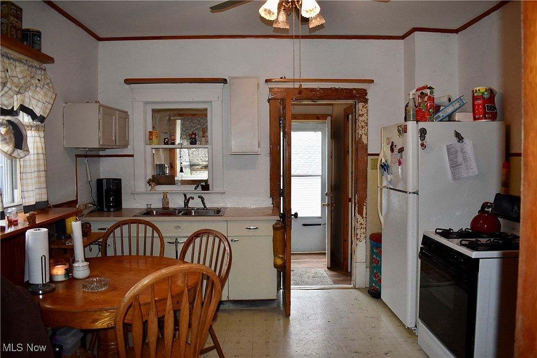 714 Orchard Ave Barberton, OH 44203  | Single Family