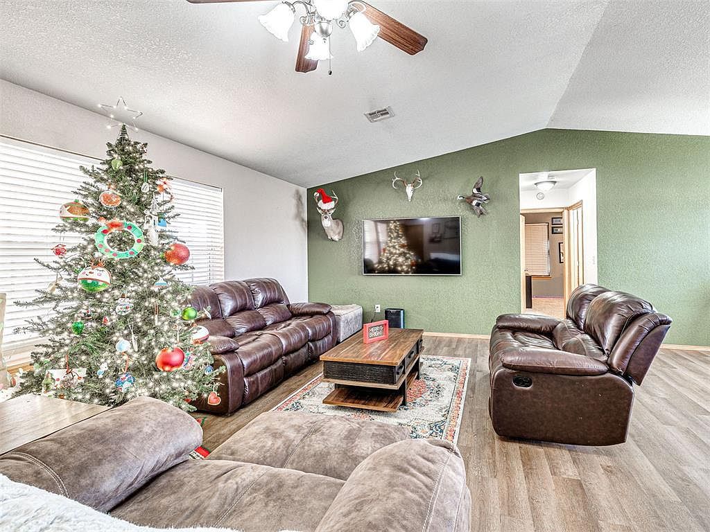 16710 Kings Rd Shawnee, OK 74801  | Single Family