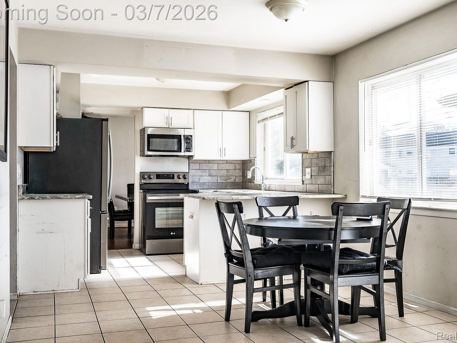 19922 Parkside St Saint Clair Shores, MI 48080 | Single Family