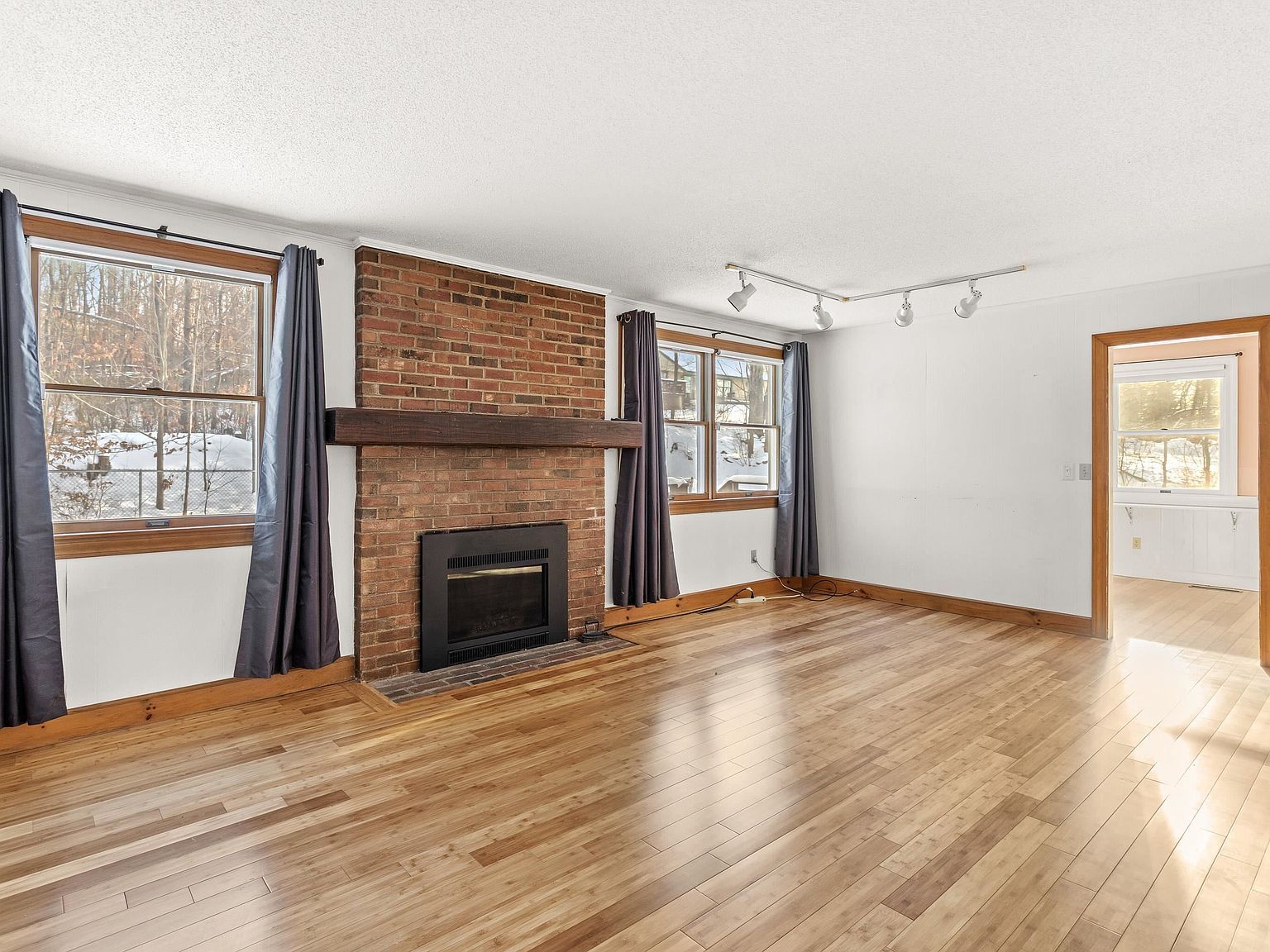 25 Sherwood Forest Dr Gilford, NH 03249  | Single Family