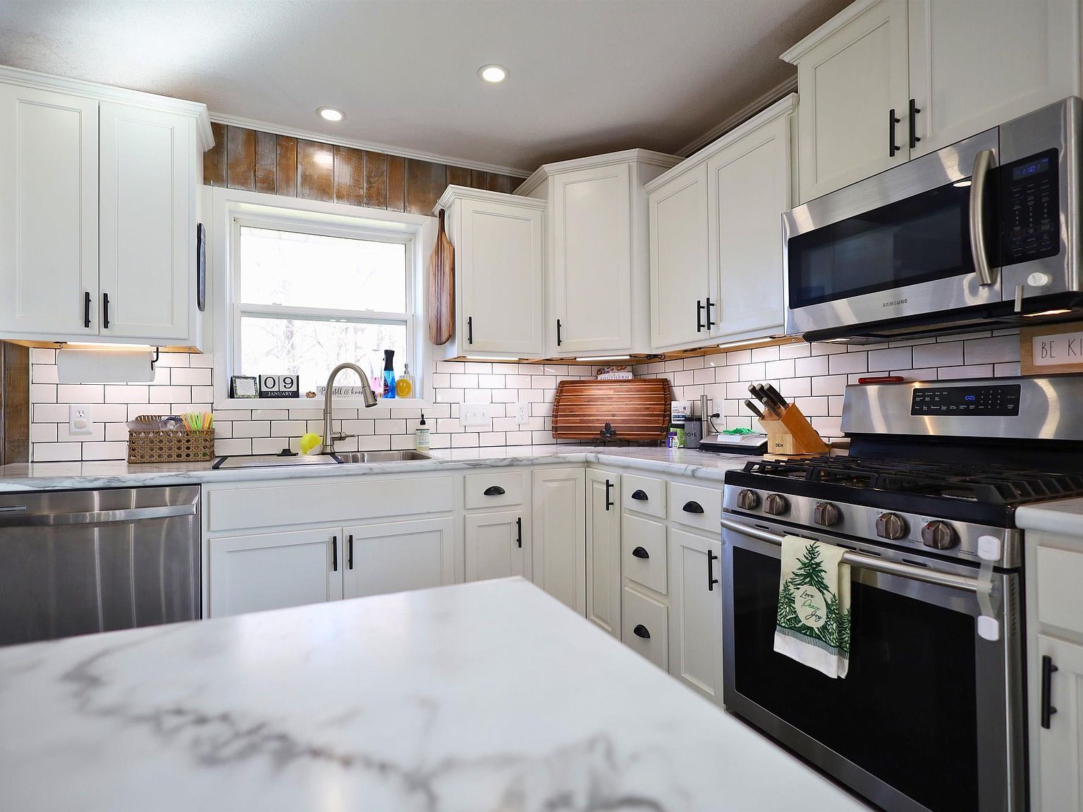 100 Logan Ln Corning, AR 72422  | Single Family