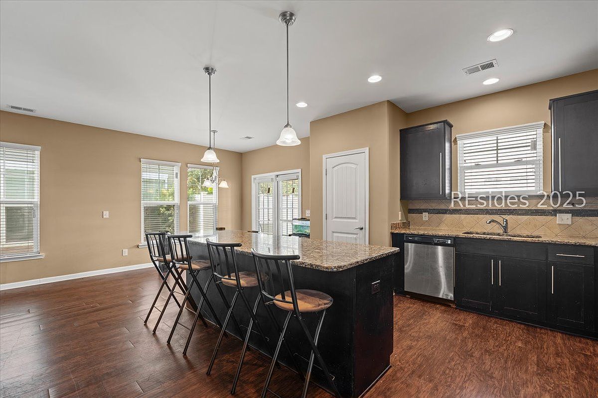 5 Moon Dance Ct Bluffton, SC 29910  | Single Family