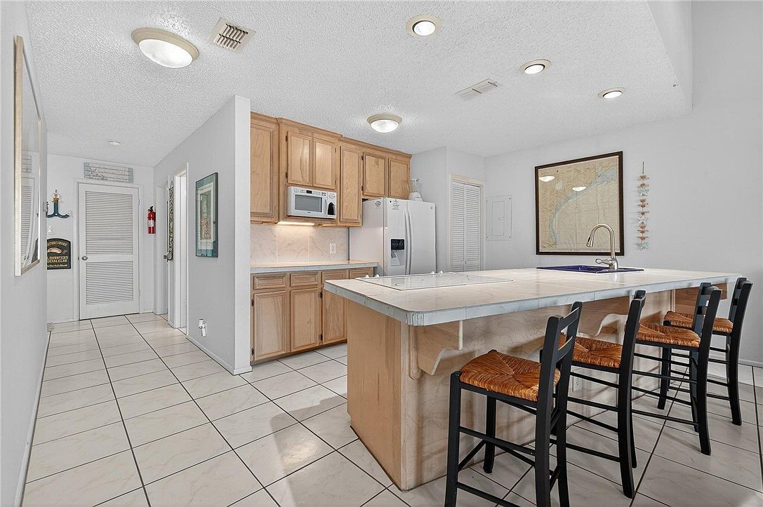 14434 E Cabana St APT 215 Corpus Christi, TX 78418  | Condominium