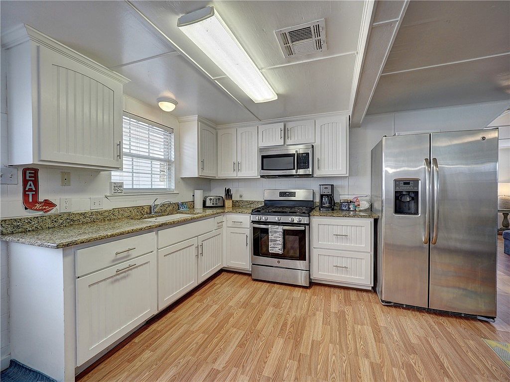 419 E Cotter Ave Port Aransas, TX 78373 | Single Family