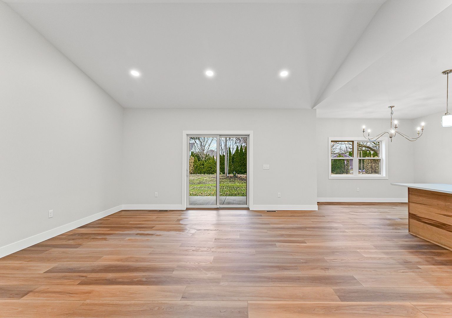 404 E Sherman St Saint Joseph, IL 61873  | Single Family